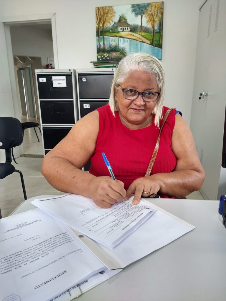 Essa é a mais nova aposentada do IPMV, nossa colega Inácia Antônia da Silva Soares